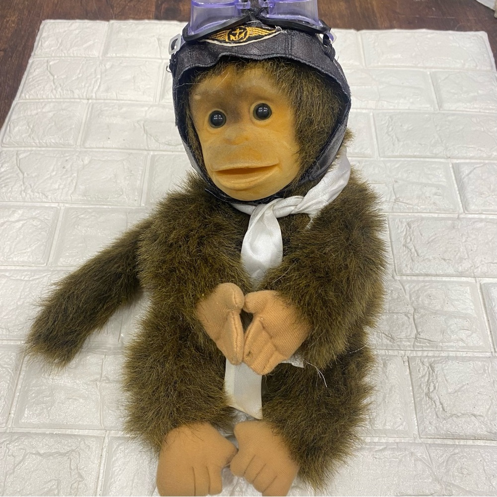 VTG Hosung Monkey Hand Puppet 1994 Airplane Goggles Pilot